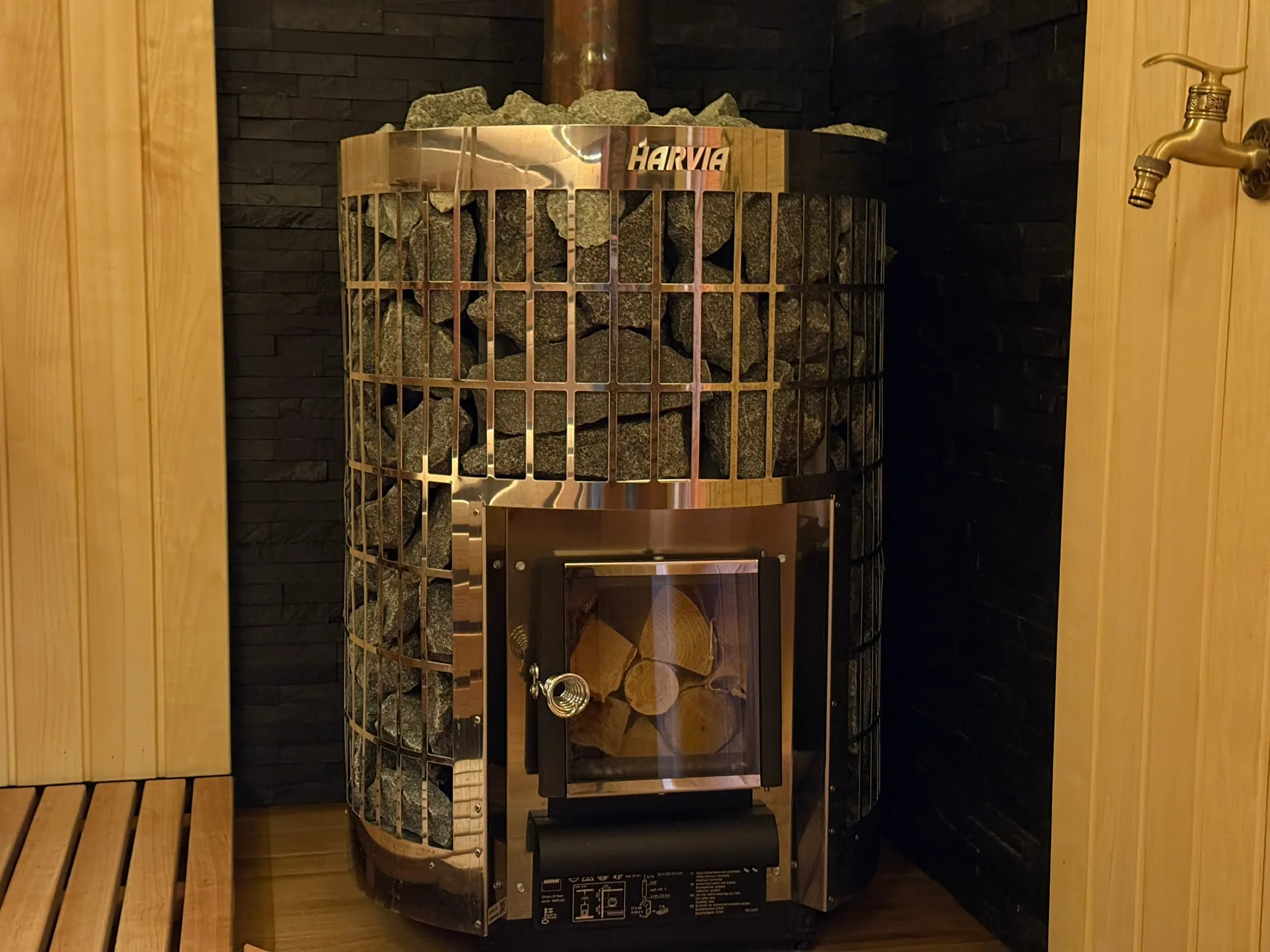 Luxury Garden Sauna & Wellness Suite - Image 11