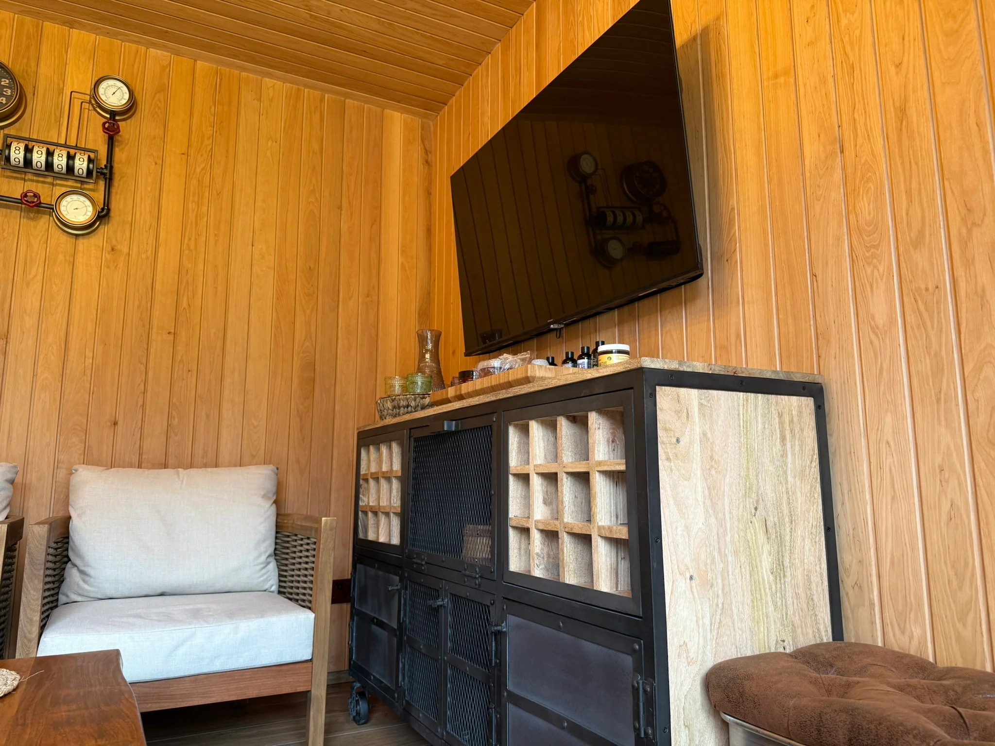 Luxury Garden Sauna & Wellness Suite - Image 16