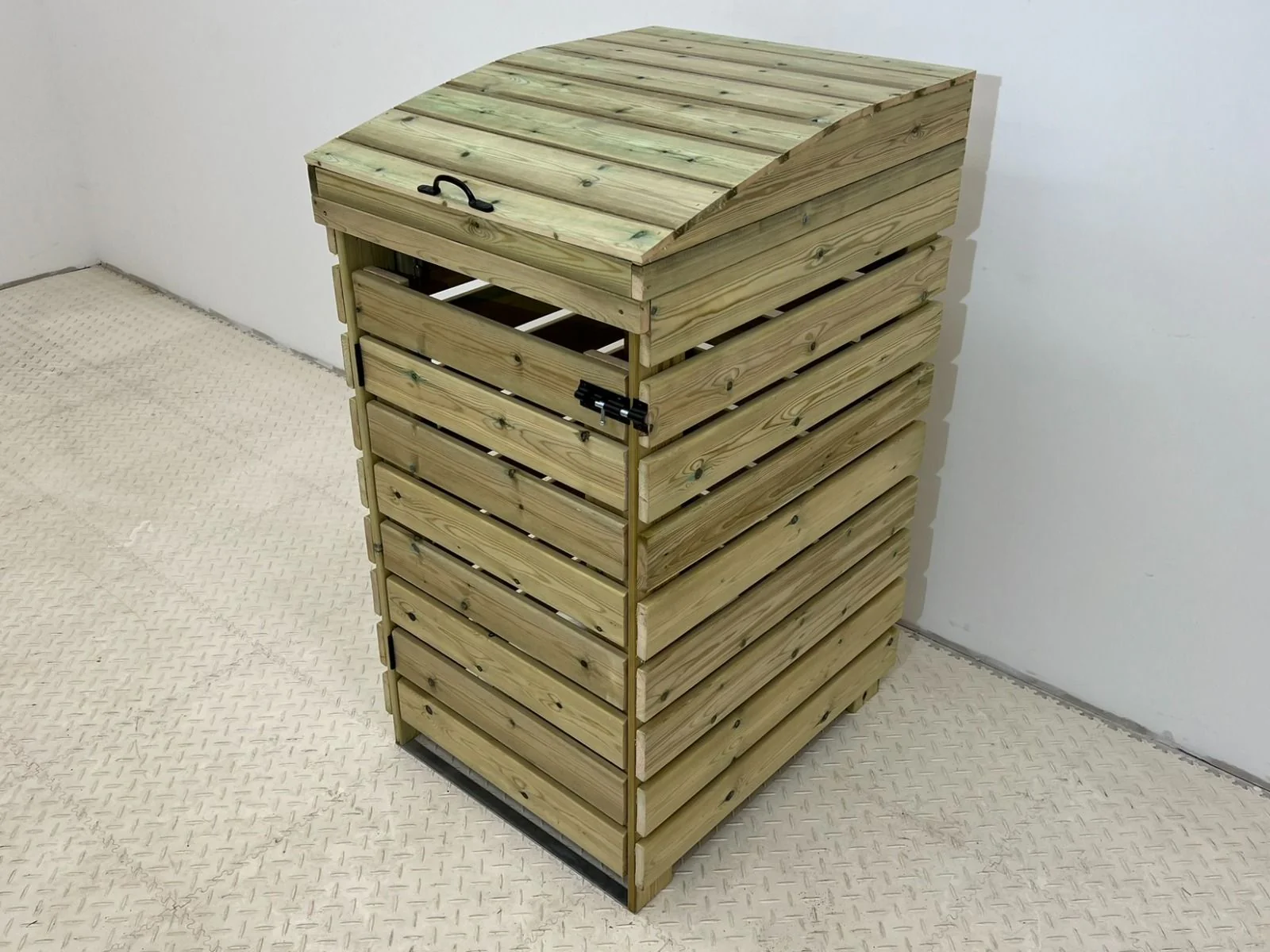 Binbreeze Wheelie Bin Storage Unit - Image 40