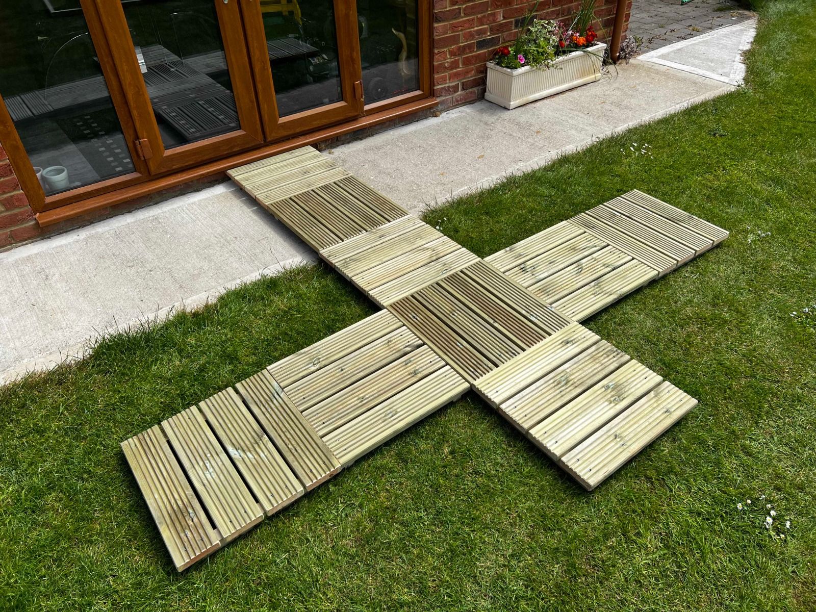 Vertal Decking Tiles - Image 10